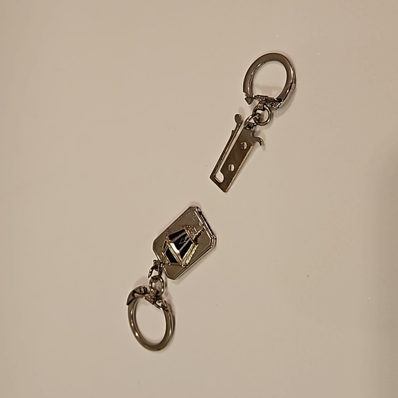Vintage Silver Tone Gas Lamp Light Key Chain - Picture 3 of 7